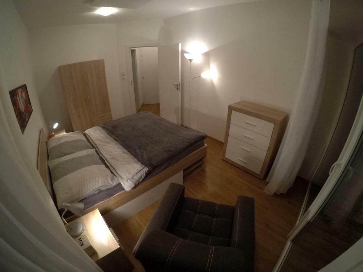 Apartman Reggie - Пец под Снескоу Екстер'єр фото