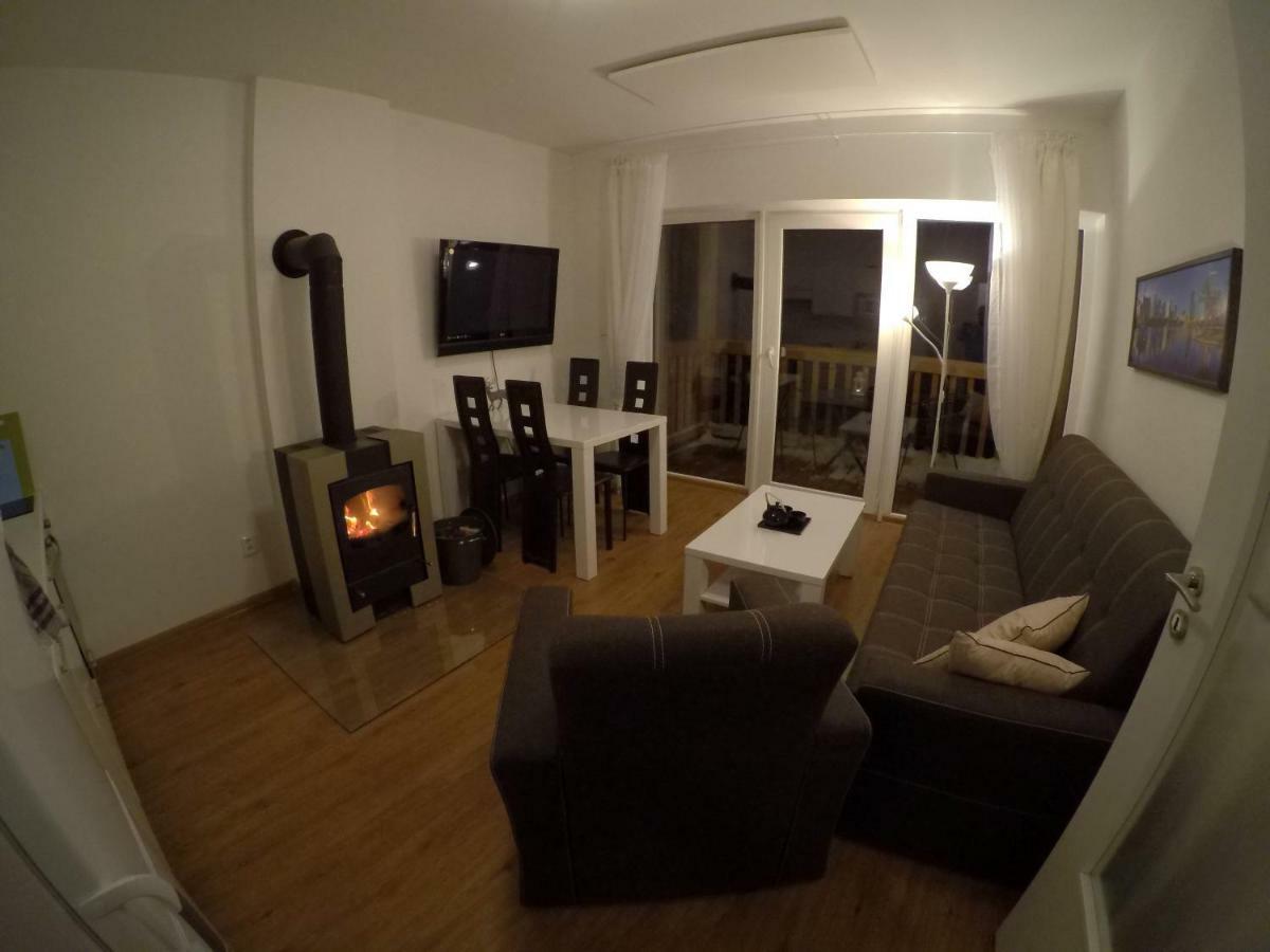 Apartman Reggie - Пец под Снескоу Екстер'єр фото