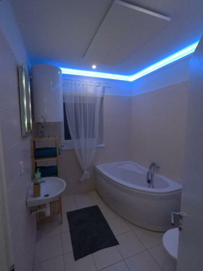 Apartman Reggie - Пец под Снескоу Екстер'єр фото